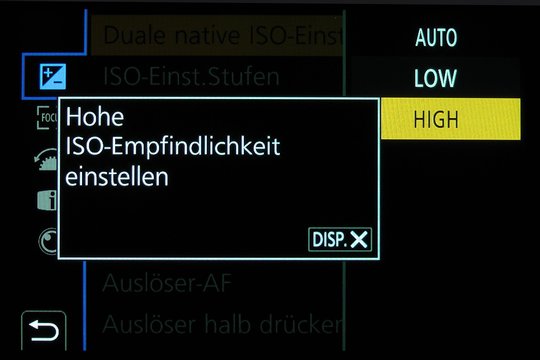 Panasonic-Lumix-GH5S-Low-Light-Fähigkeit: Dual-Native-ISO-Auswahl durch den Benutzer. Hier die HIGH-Einstellung für Aufnahmen bei ungünstigen Lichtverhältnissen.